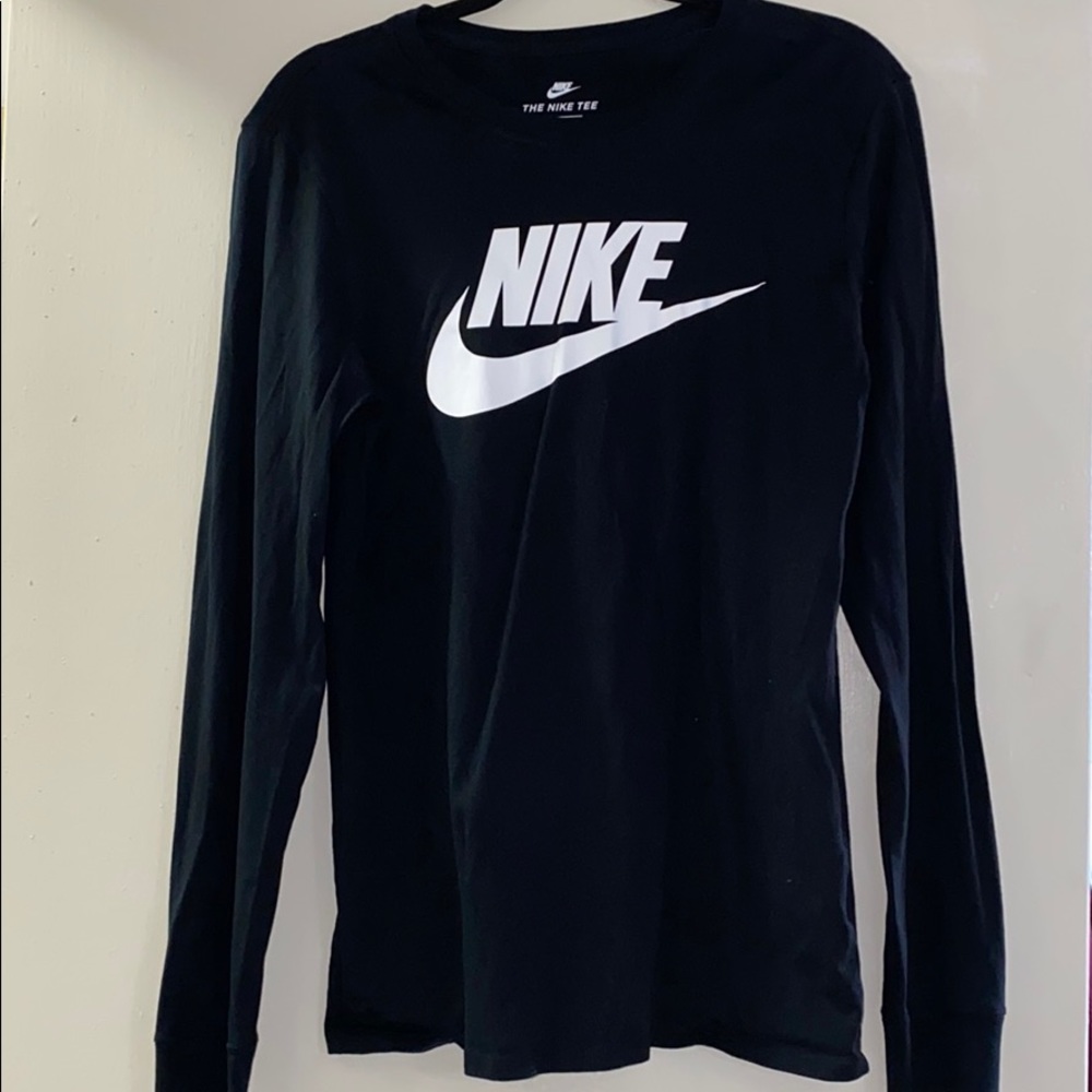 Women’s Nike sportswear long sleeve top